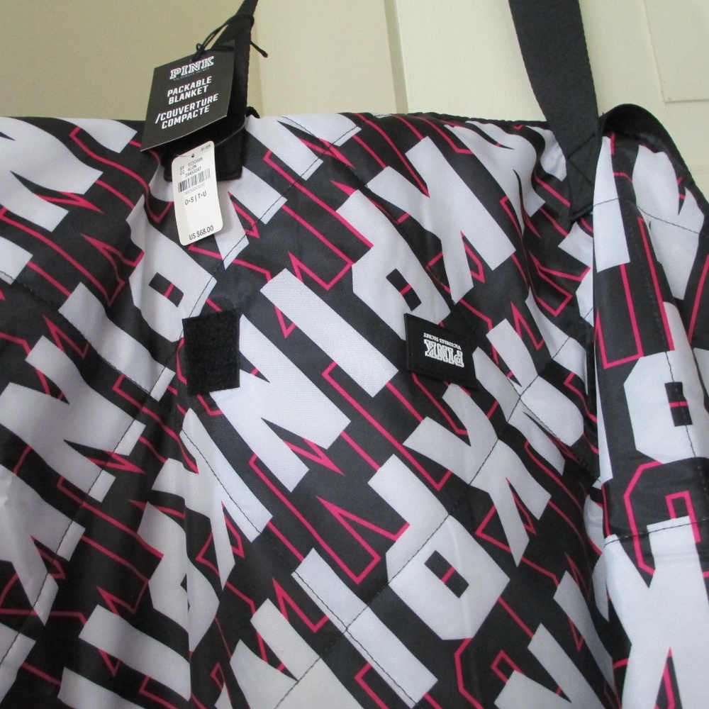 VICTORIA'S SECRET PINK Packable Picnic Blanket VS - Picture 3 of 7